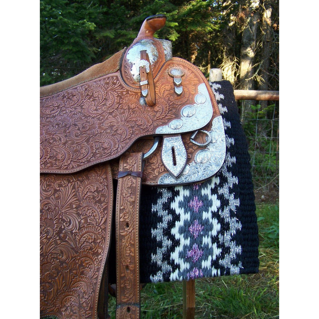 Luna Show Blanket - 40x34 (Black/ShowPurp/BlackMet/Lilac) by Mayatex